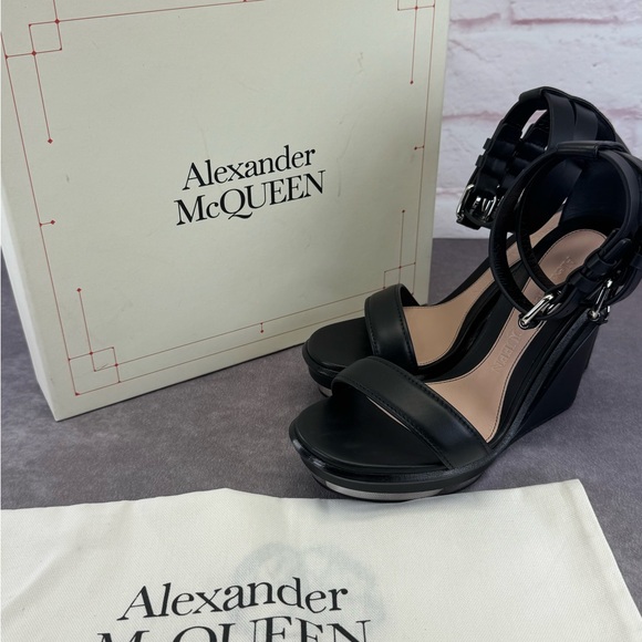 Alexander McQueen Black Leather Trompe L’oeil Wedge Strappy Sandals 8.5 - Picture 13 of 16